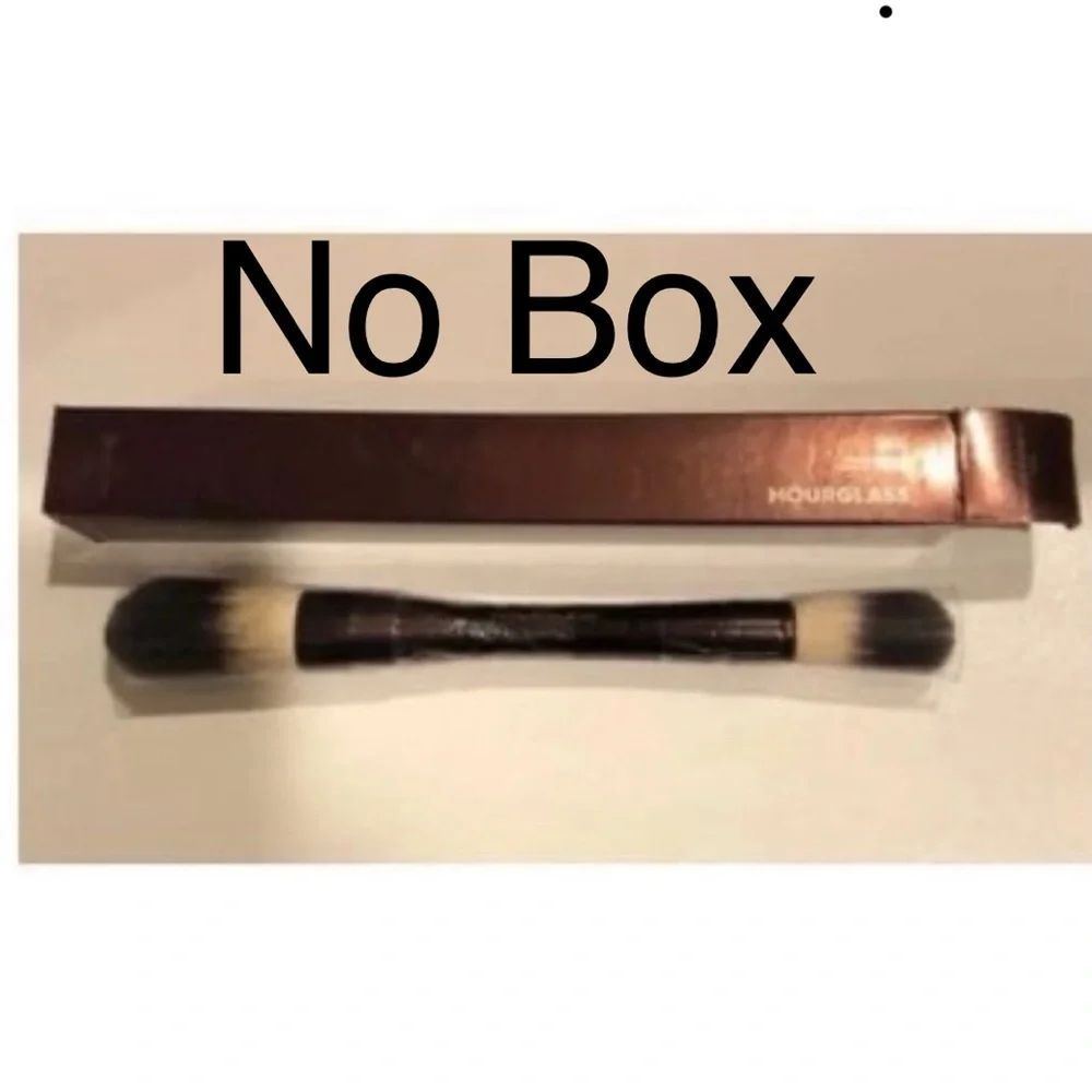 Hourglass Veil Powder Brush  ~NEW~  no box